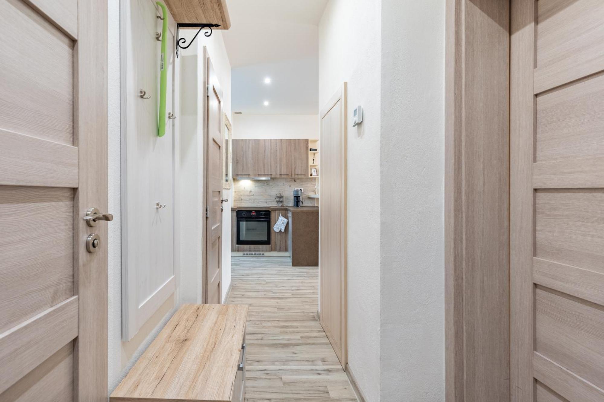 Charming Flat, Steps From Castle - Historic Part Apartman Pozsony Kültér fotó
